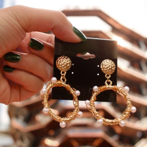 New Pearl Round Dainty Wire Dangle Gold Earrings - Picture 7 of 7